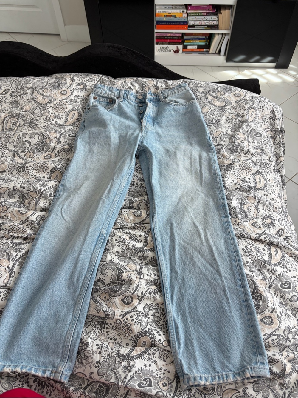 Zara Light Blue Straight-Leg Women’s Jeans